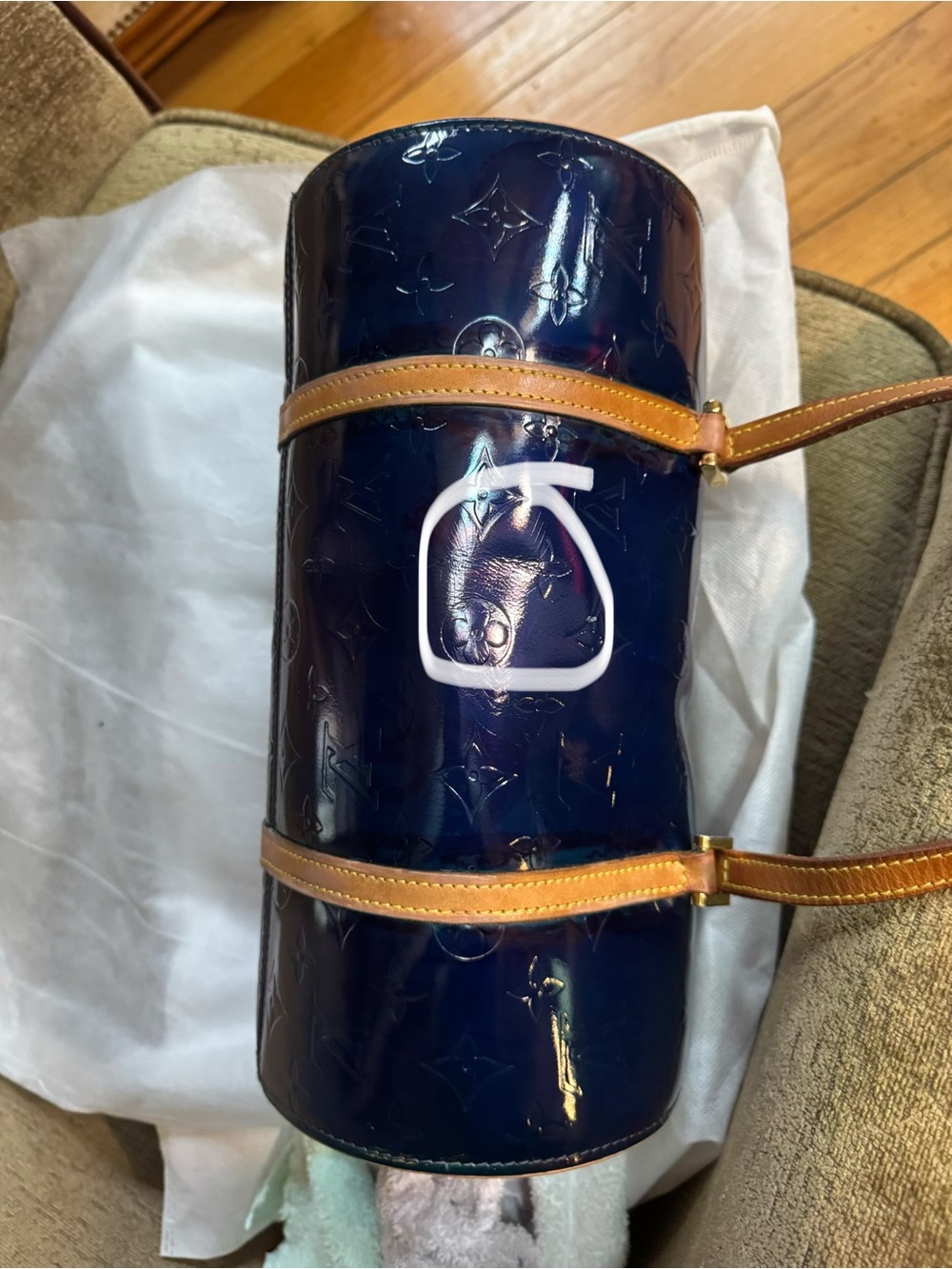 Louis Vuitton Vernis Bedford in Navy - Picture 15 of 16